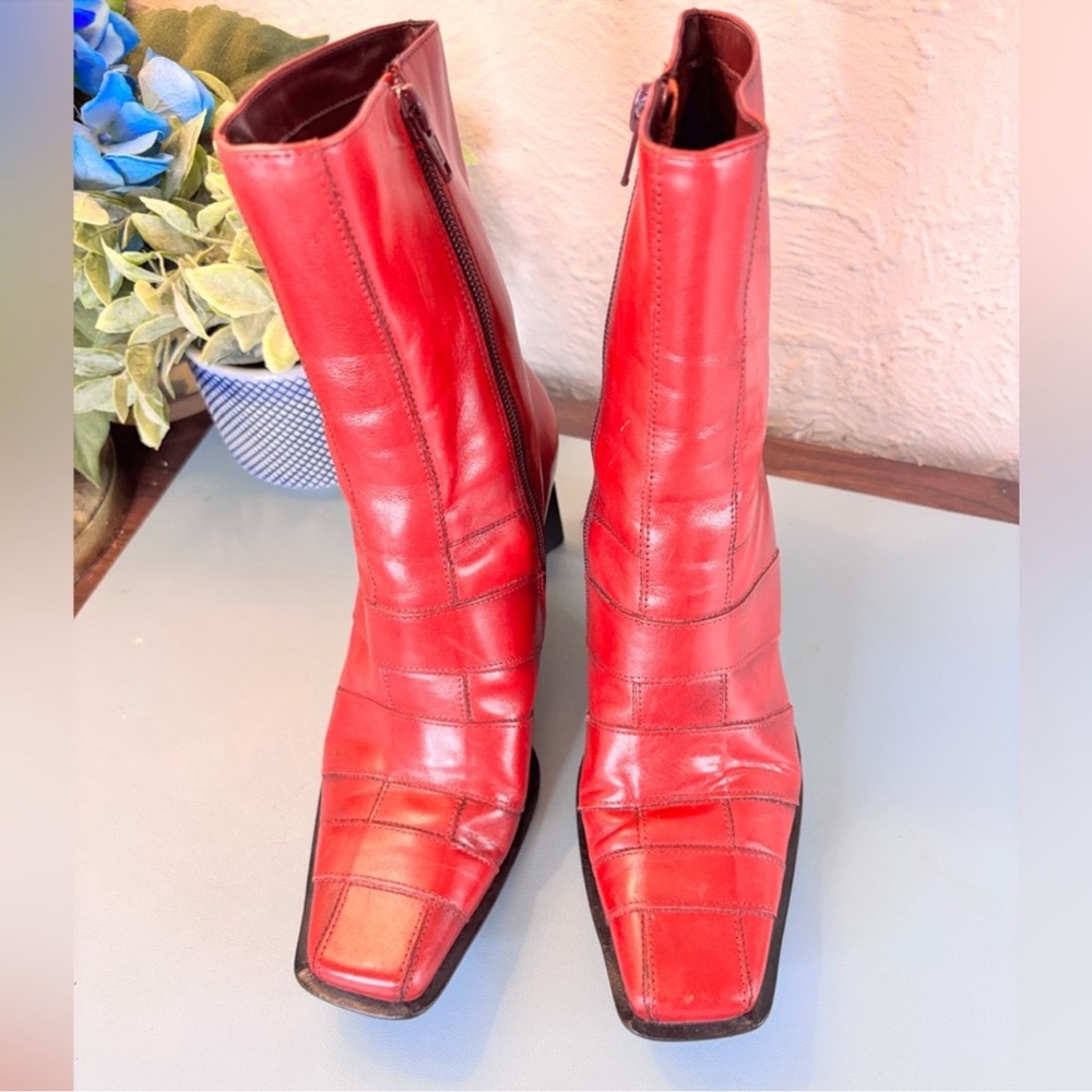 Bakers Square Red Leather Boots Size 8 - Picture 2 of 11